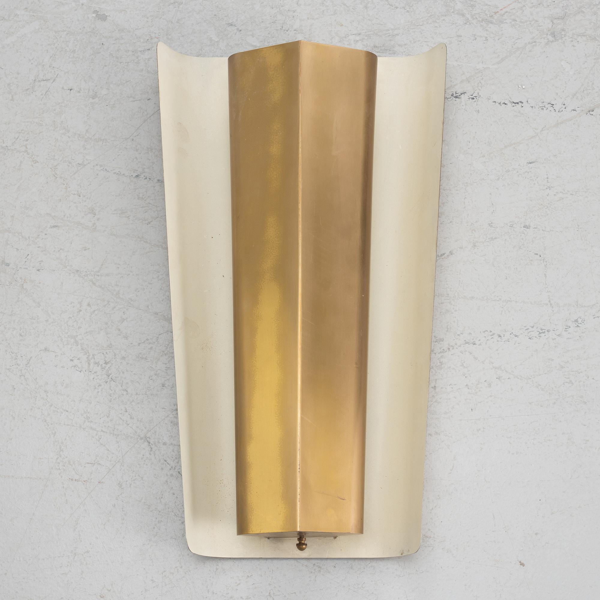 A Swedish Modern brass wall light, 1940's/50's.