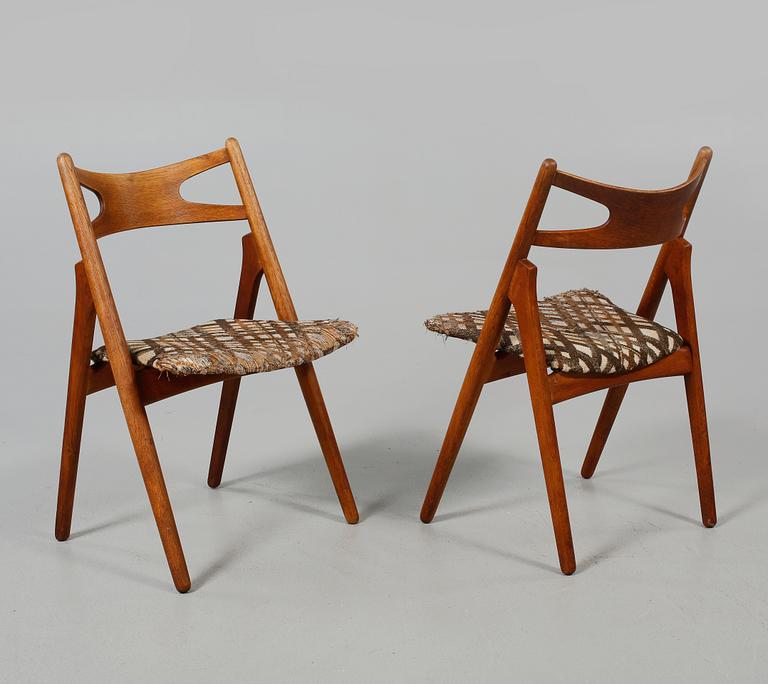 STOLAR, ett par, "CH-29", Hans J Wegner för Carl Hansen & Søn Møbelfabrik, omkring 1900-talets mitt.