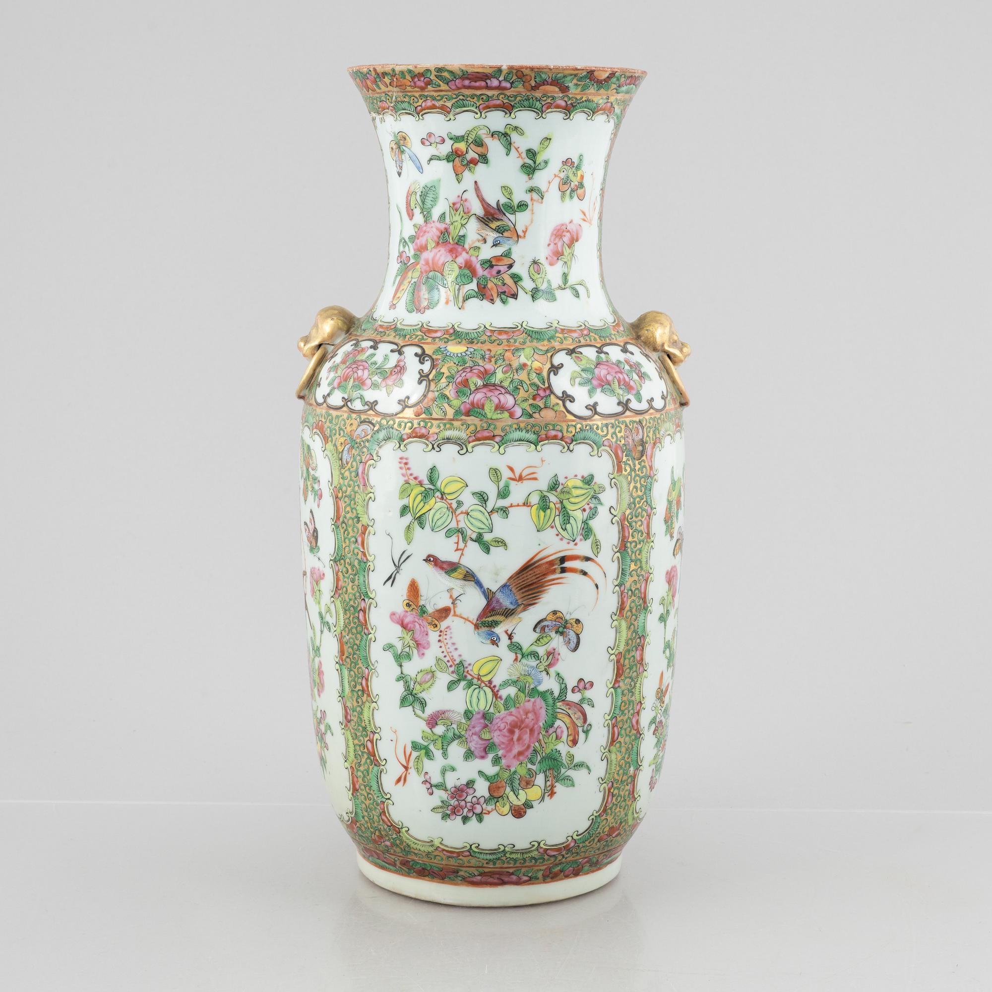 A porcelain vase, Canton, China, 19th century.