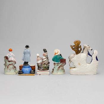 FIGURINER, 5st, flintgods och porslin, 18/1900-tal.