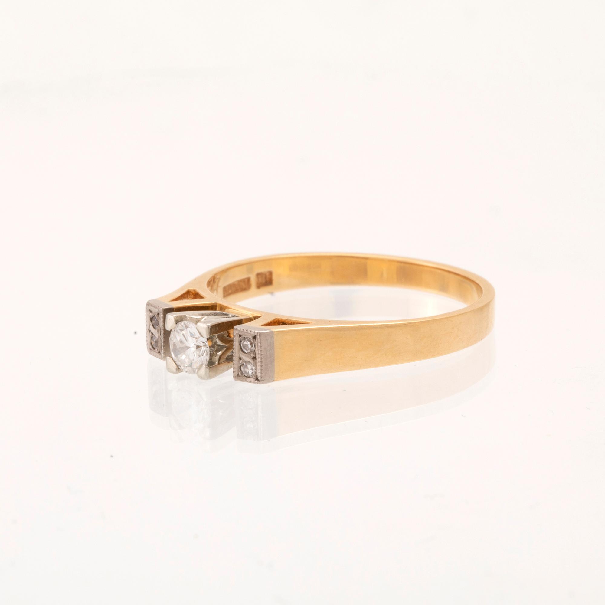 Ring in 18K white and red gold with round brilliant-cut and single-cut diamonds by G. Dahlgren & Co Malmö, 1967.