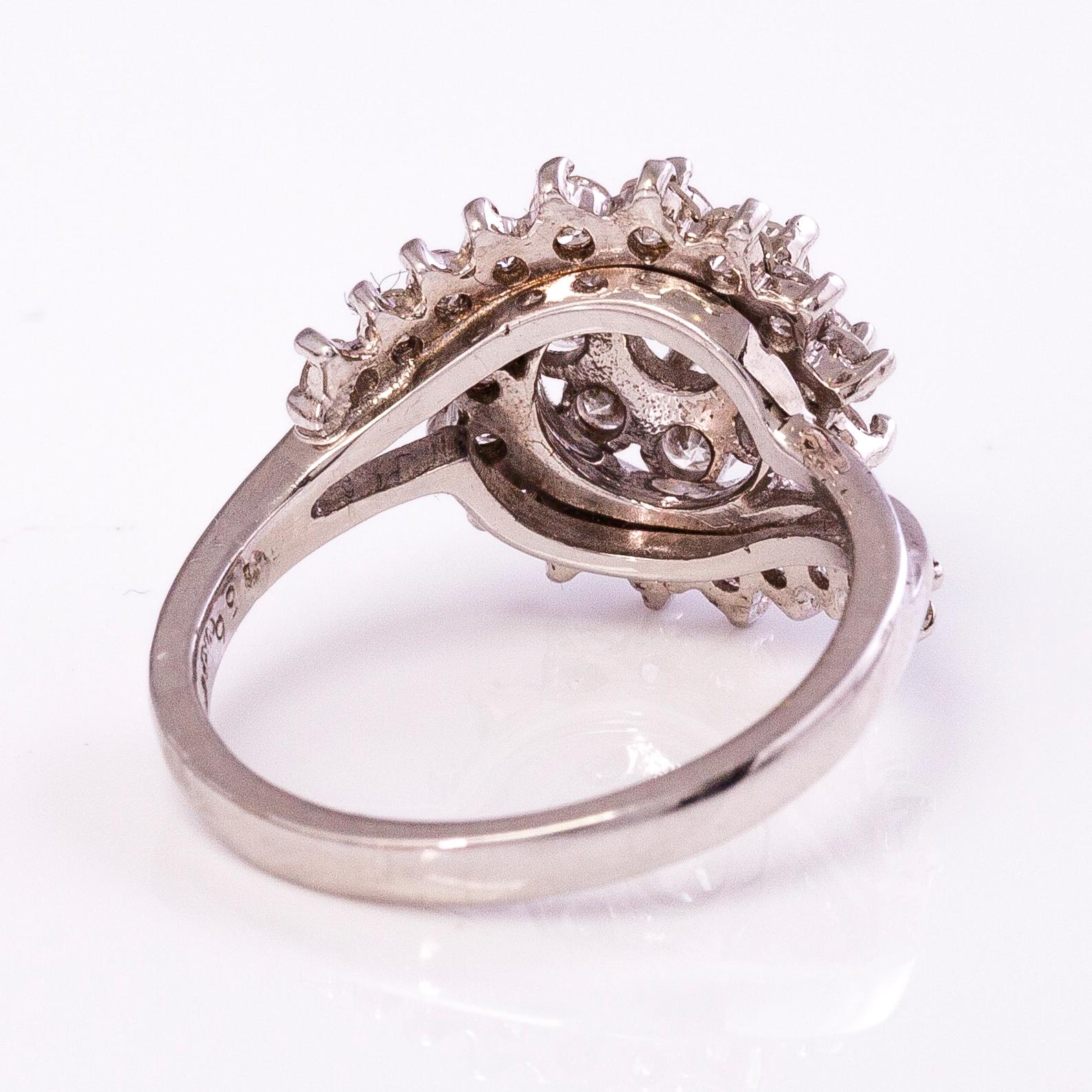 An 18K white gold ring with diamonds ca. 1.72 ct in total.