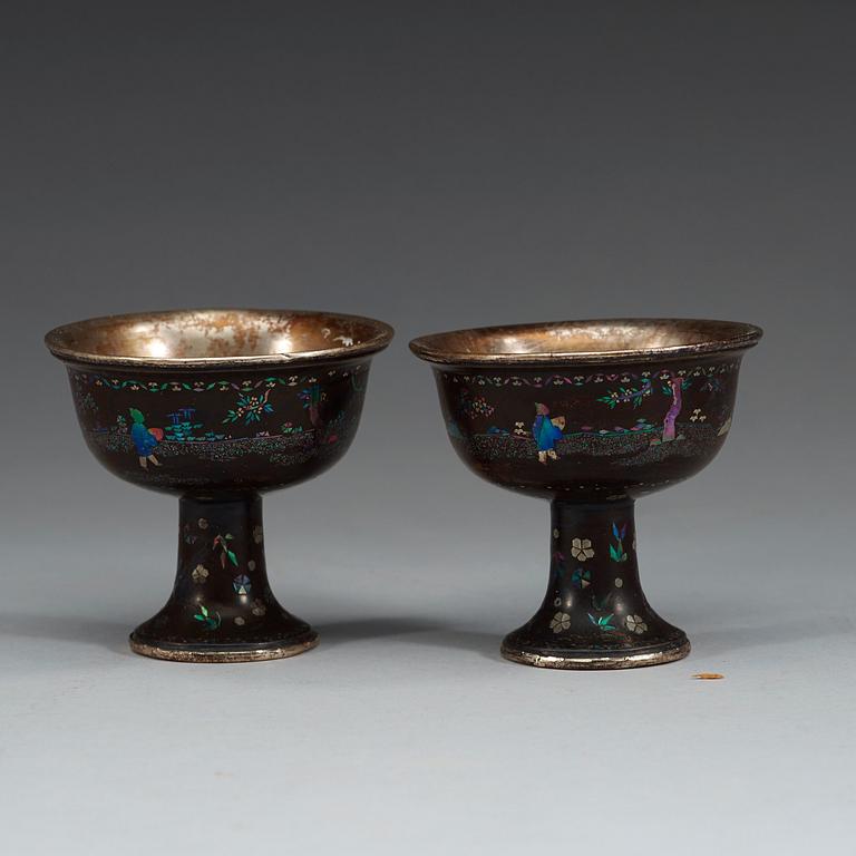 A pair of laque burguaté wine cups, Qing dynasty, 18th Century.