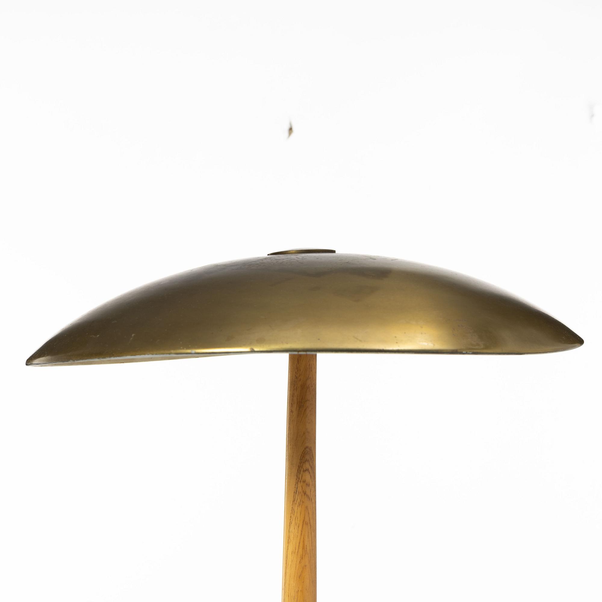 Harald Notini, a table lamp model "15525", Arvid Böhlmarks Lampfabrik, Stockholm, 1950s.