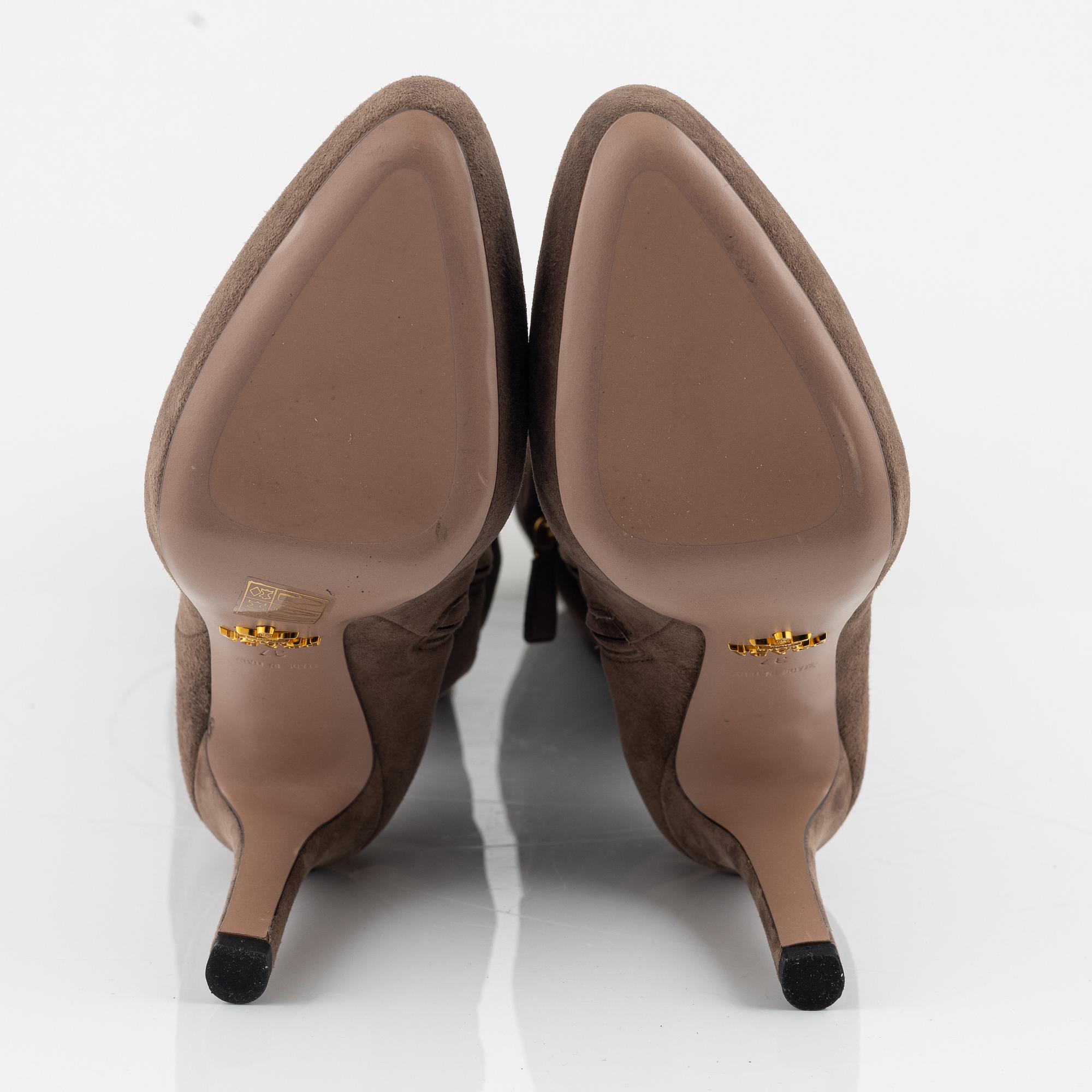 Prada, A pair of brown suede boots, size 37.