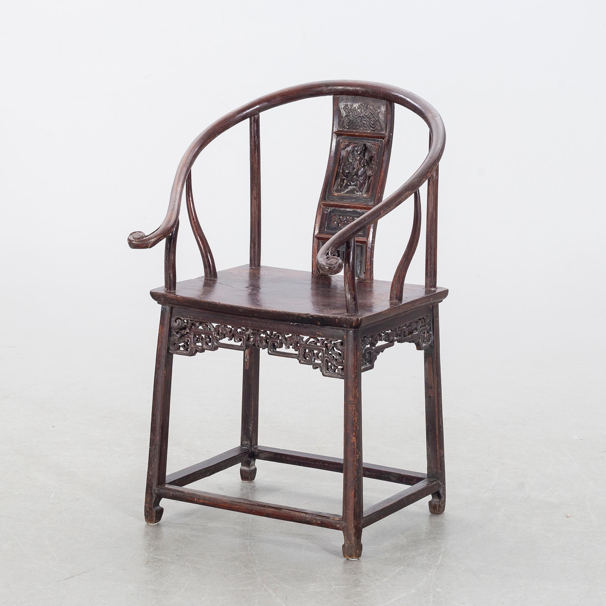 A Chinese wooden chair last aprt of the 19th century.