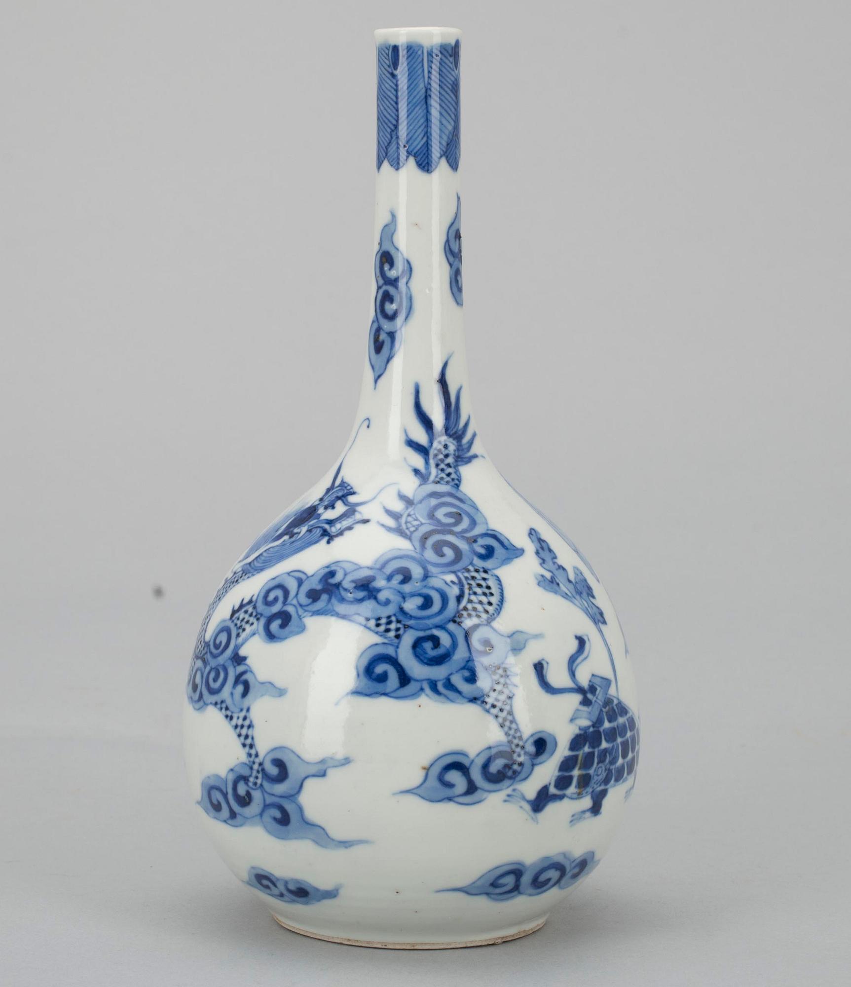 VAS, porslin, Kina, sekelskiftet 1800/1900.