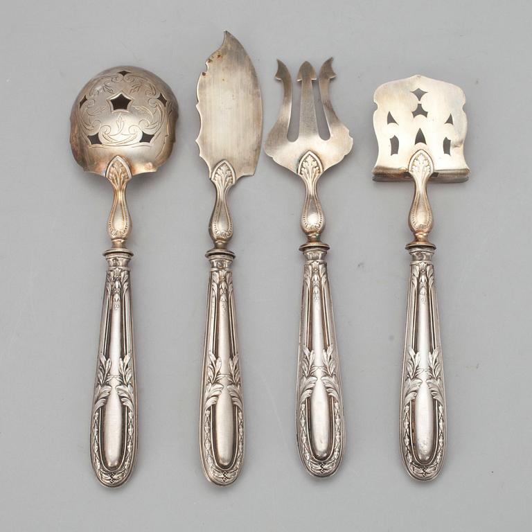 BESTICK, 4 st, skaften silver, bladen metall, Frankrike sekelskiftet 1800/1900.