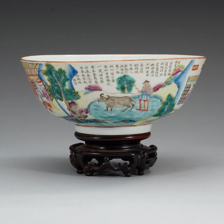 A large famille rose bowl, late Qing dynasty/early 20th Century, with Daoguang seal mark.