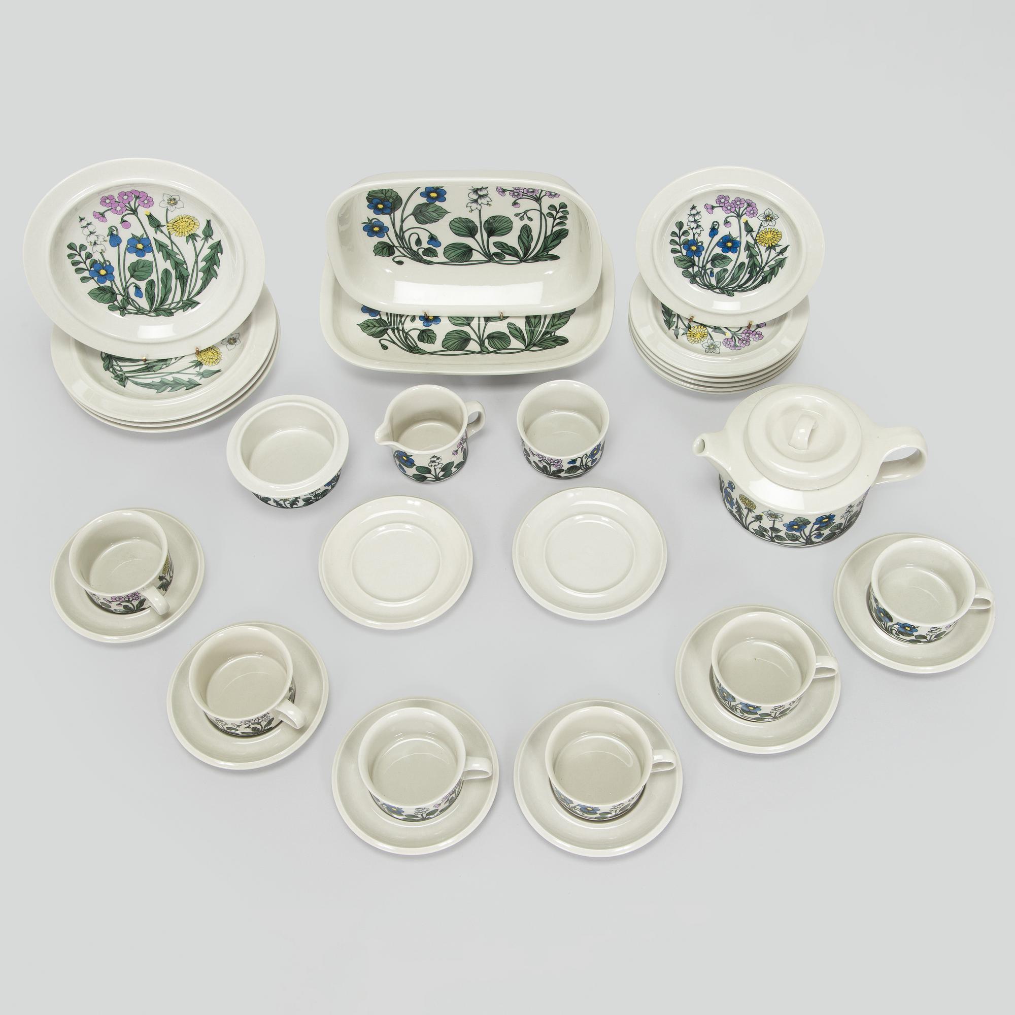 Esteri Tomula, Dinner service, 24 pieces, porcelain, “Flora”, Arabia, Finland.