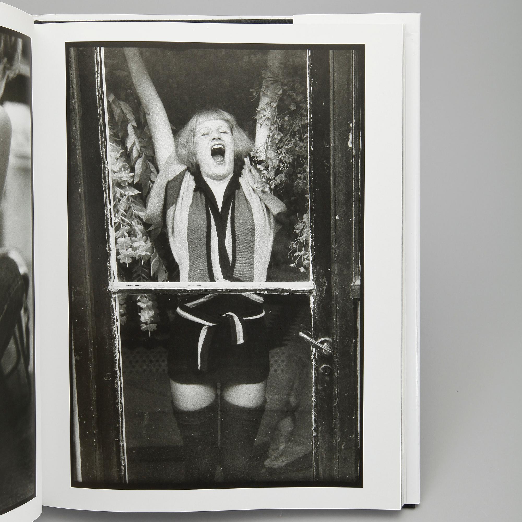 PARTI FOTOLITTERATUR, 4 st, bland annat "Herb Ritts", för Fondation Cartier pour L'Art Contemporain i Paris, 2000.