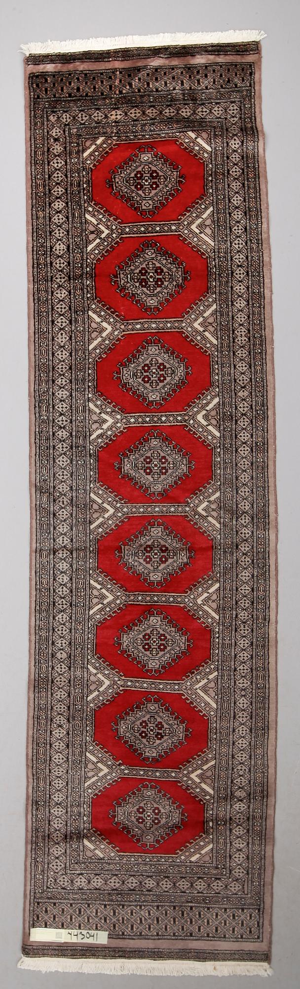 MATTA, Pakistan, galleri, ca 295 x 78 cm.