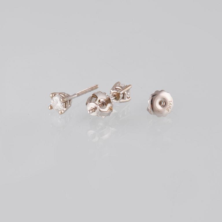 ÖRHÄNGEN, 14K vitguld med briljantslipade diamanter ca 0.32 ct. Vikt 1,0 gram.