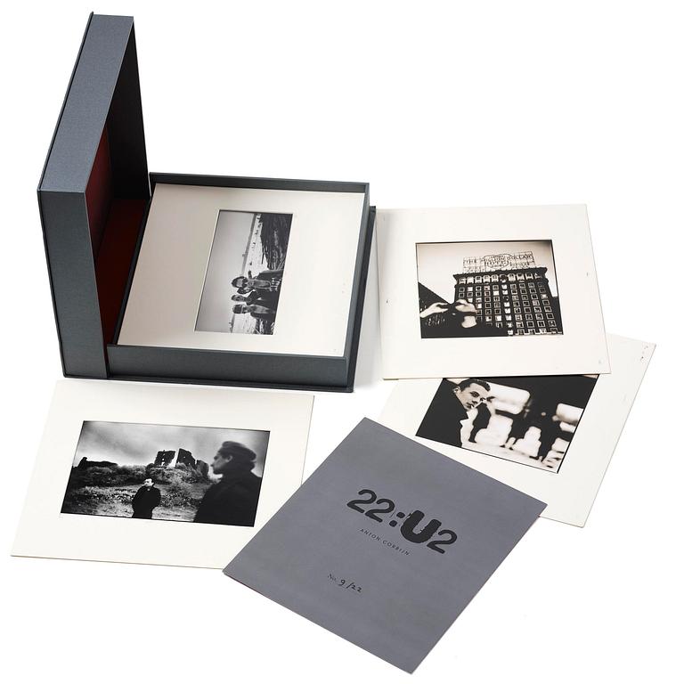 Anton Corbijn, "22:U2", 1982-2003.