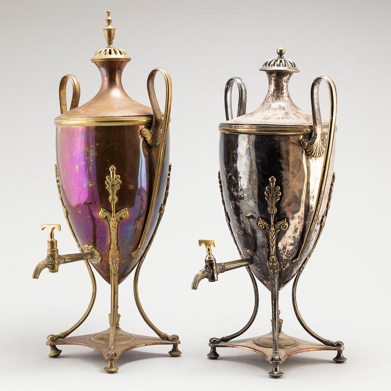 TEKÖK, 2 st, koppar samt försilvrad koppar, 1800-talets första hälft.