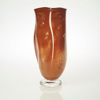 A Gunnar Cyrén glass vase, Orrefors 1989.