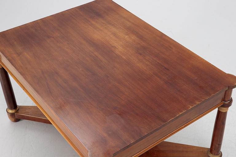 Skrivbord. Empirestil, omkring 1900.