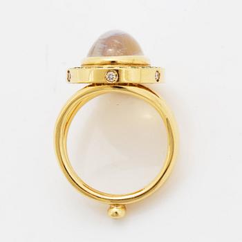 Temple St. Clair, ring, 18K gold with cabochon-cut moonstone, peridot and brilliant-cut diamond ring.