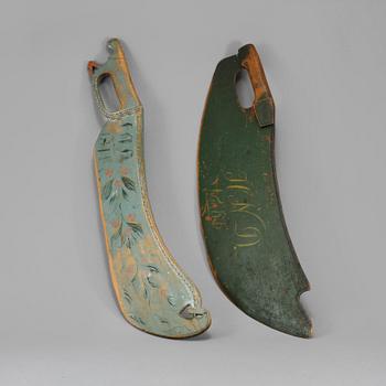 SKÄKTETRÄN, 2 st, daterade 1844 respektive 1855.