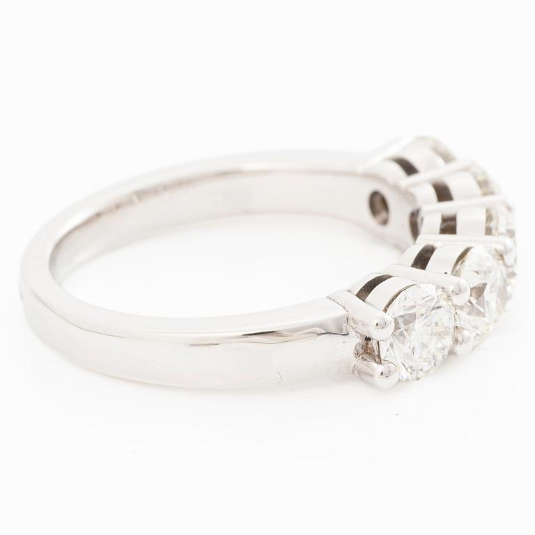 18K white gold half eternity ring with brilliant-cut diamonds.