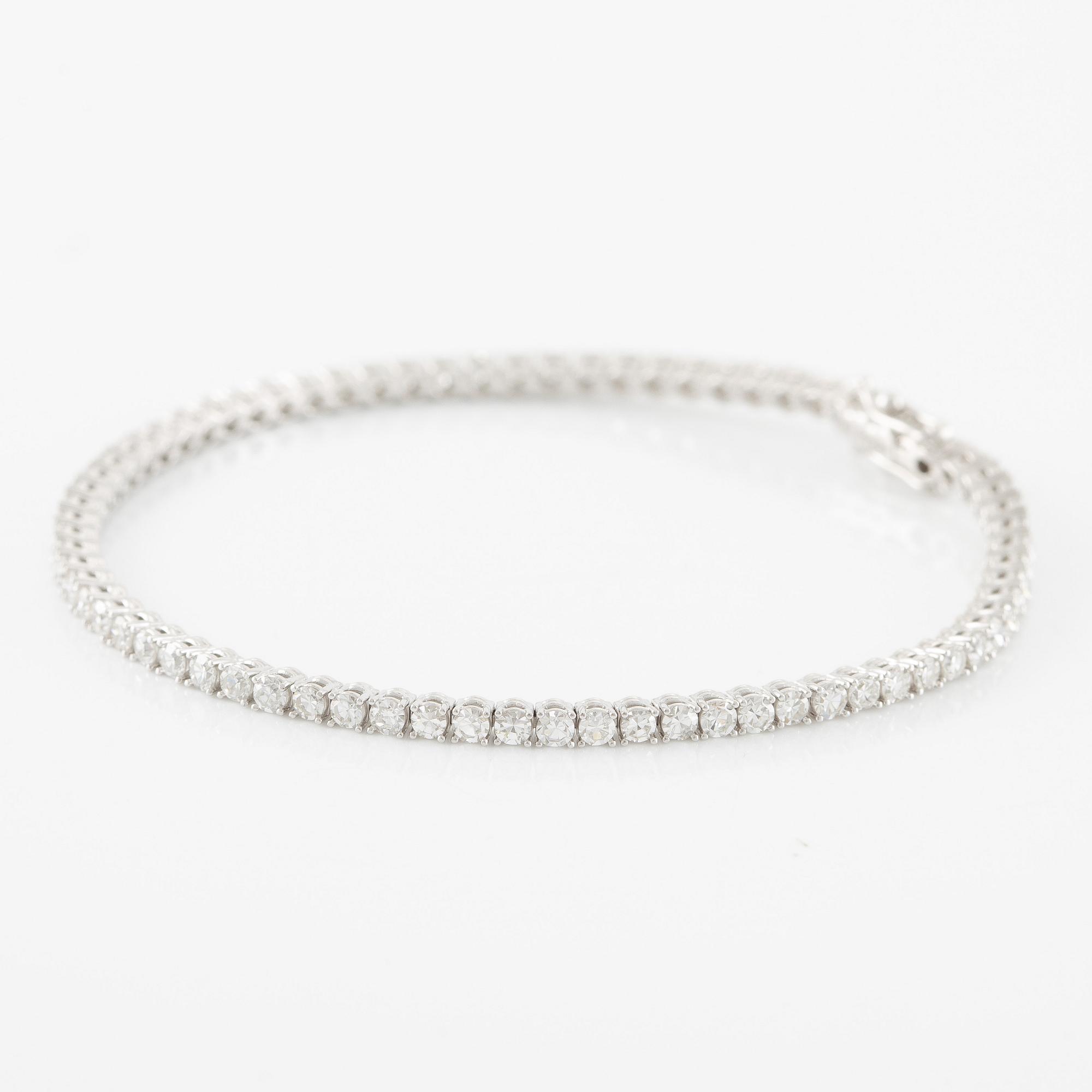 Tennisarmband 18K vitguld med åttkantslipade diamanter.