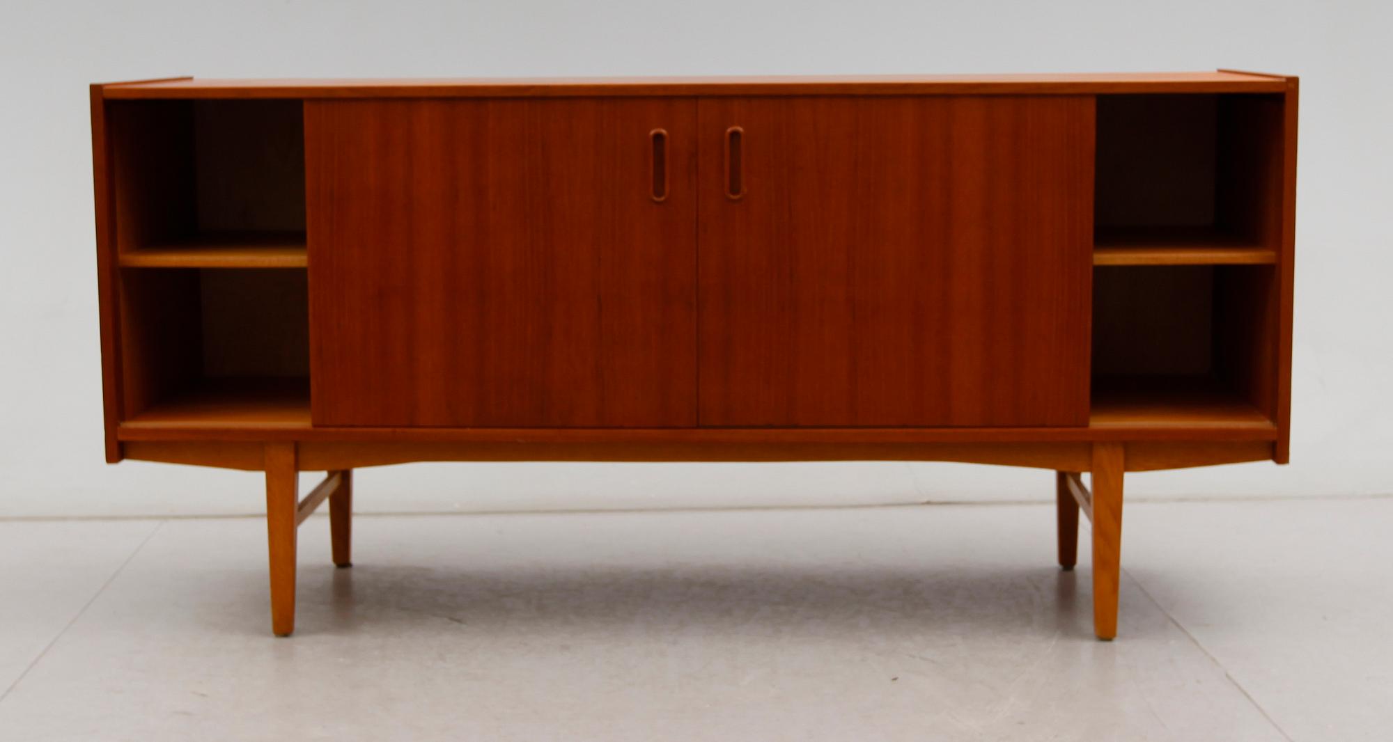 SIDEBOARD, 1900-talets andra hälft.