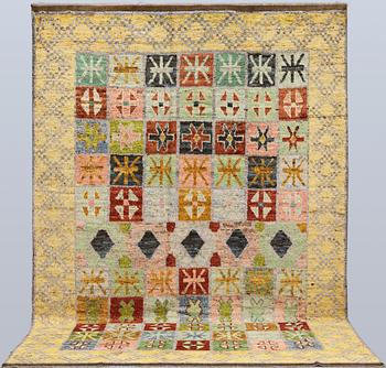 A rug, Morocco design, approx. 296 x 208 cm.