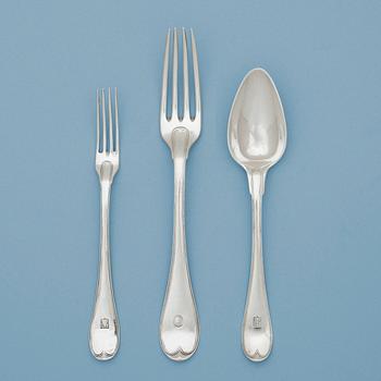935. A Swedish early 19th century 39 piece table cutlery (31+4+4), marks of Pehr Zethelius, Stockholm 1800-1807.