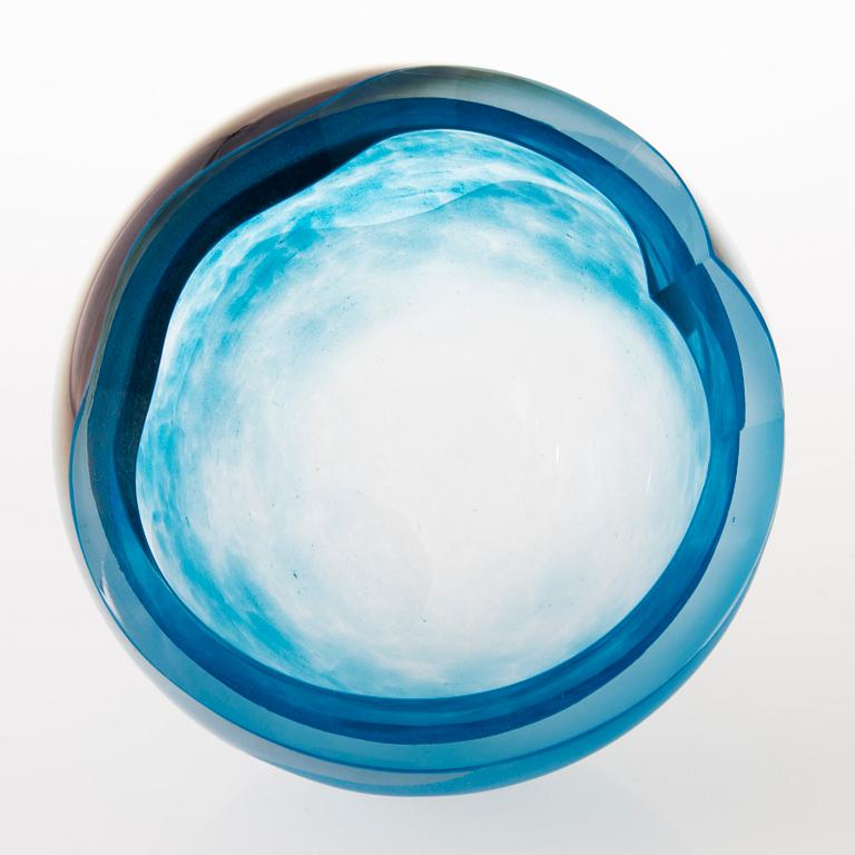 TIINA NORDSTRÖM, a 'Clear fog' art glass signed Tiina Nordström Iittala-Nuutajärvi 1989. "Kirkas sumu".