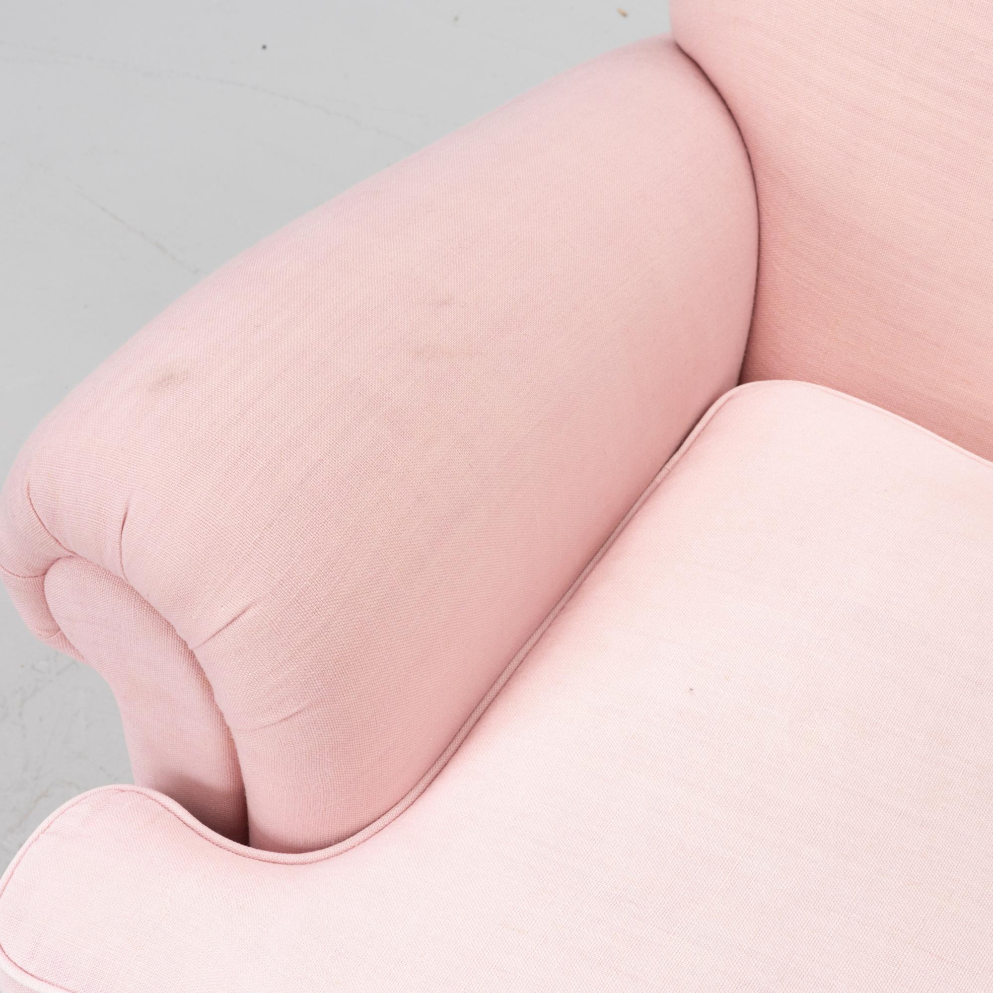 Josef Frank, a model 703 sofa, Firma Svenskt Tenn, ca. 2018.