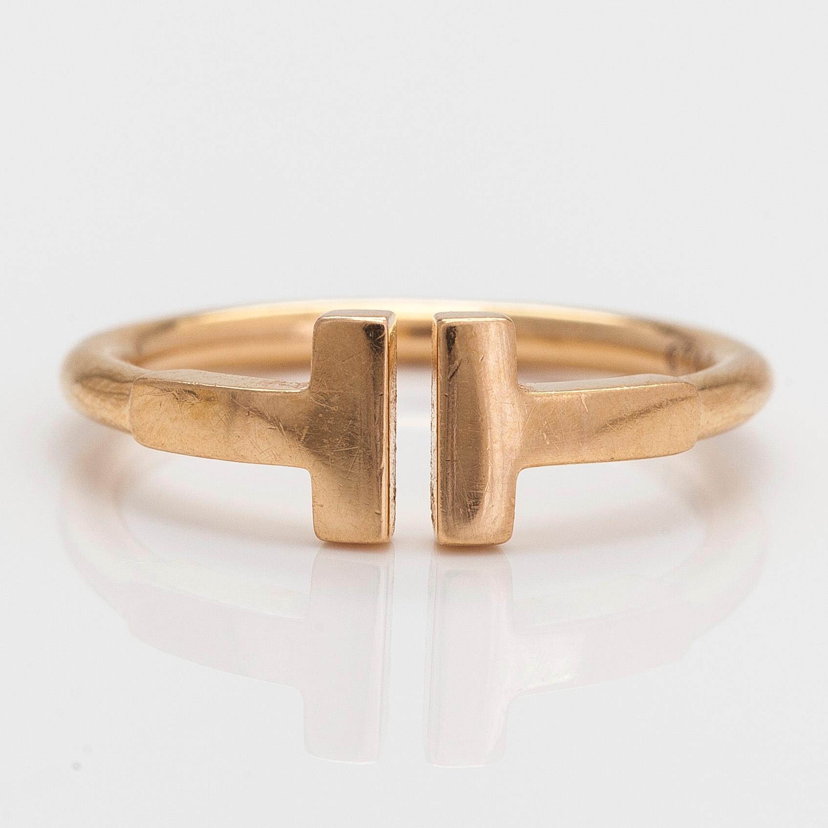 Tiffany & Co, an 18K gold 'T-wire' ring.