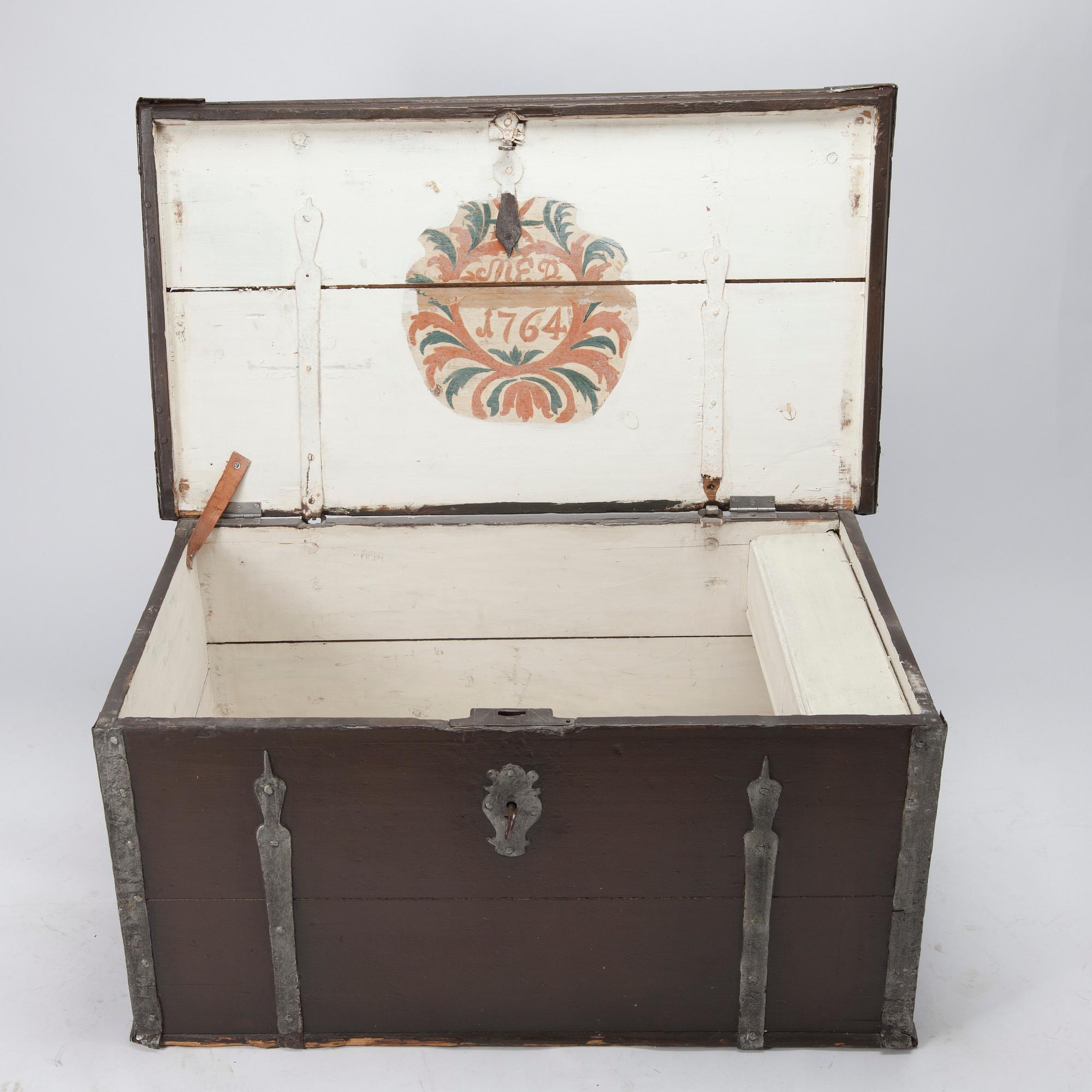 KISTA, märkt med monogram NED 1764.