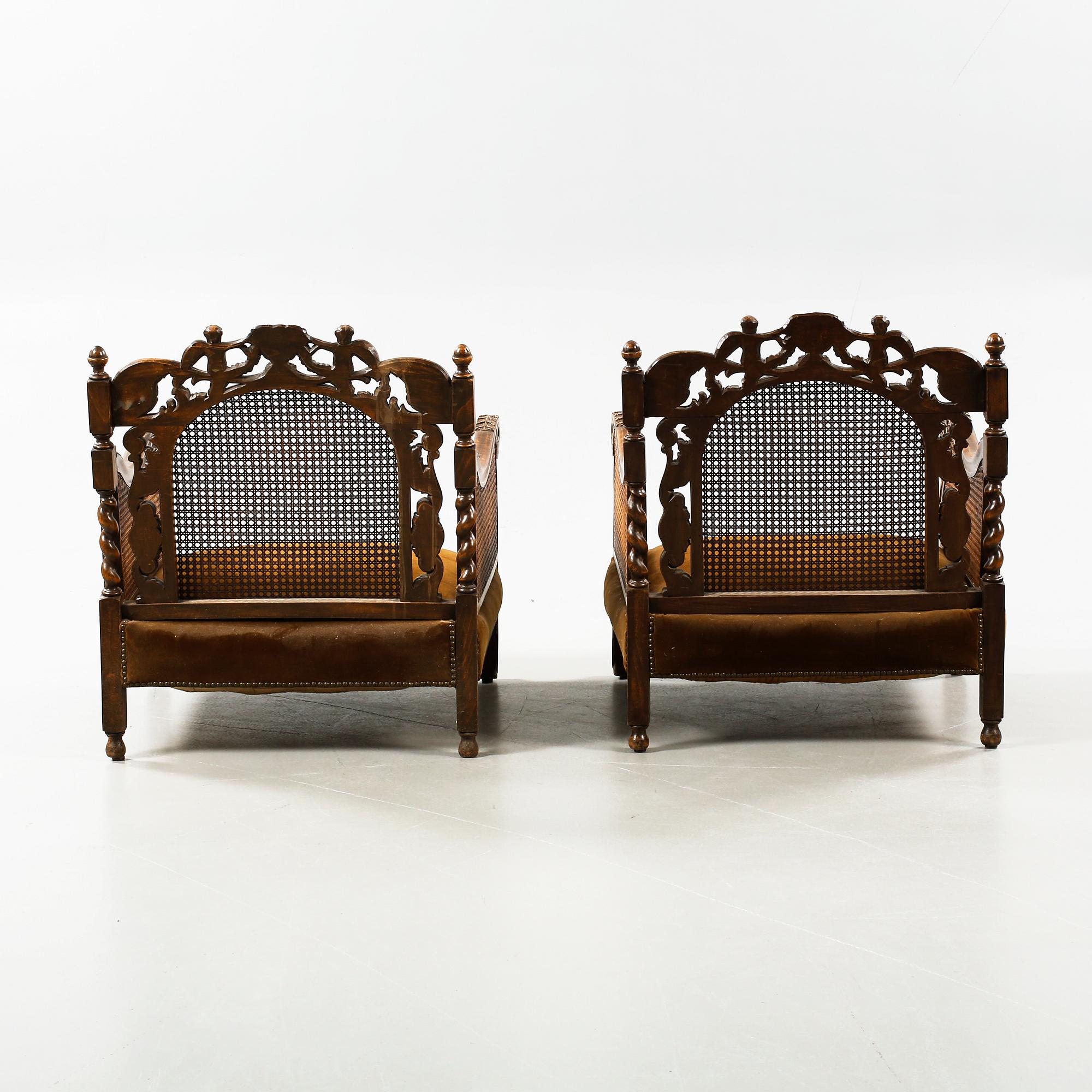 A pair of armchair from the first half of the 20th century.
