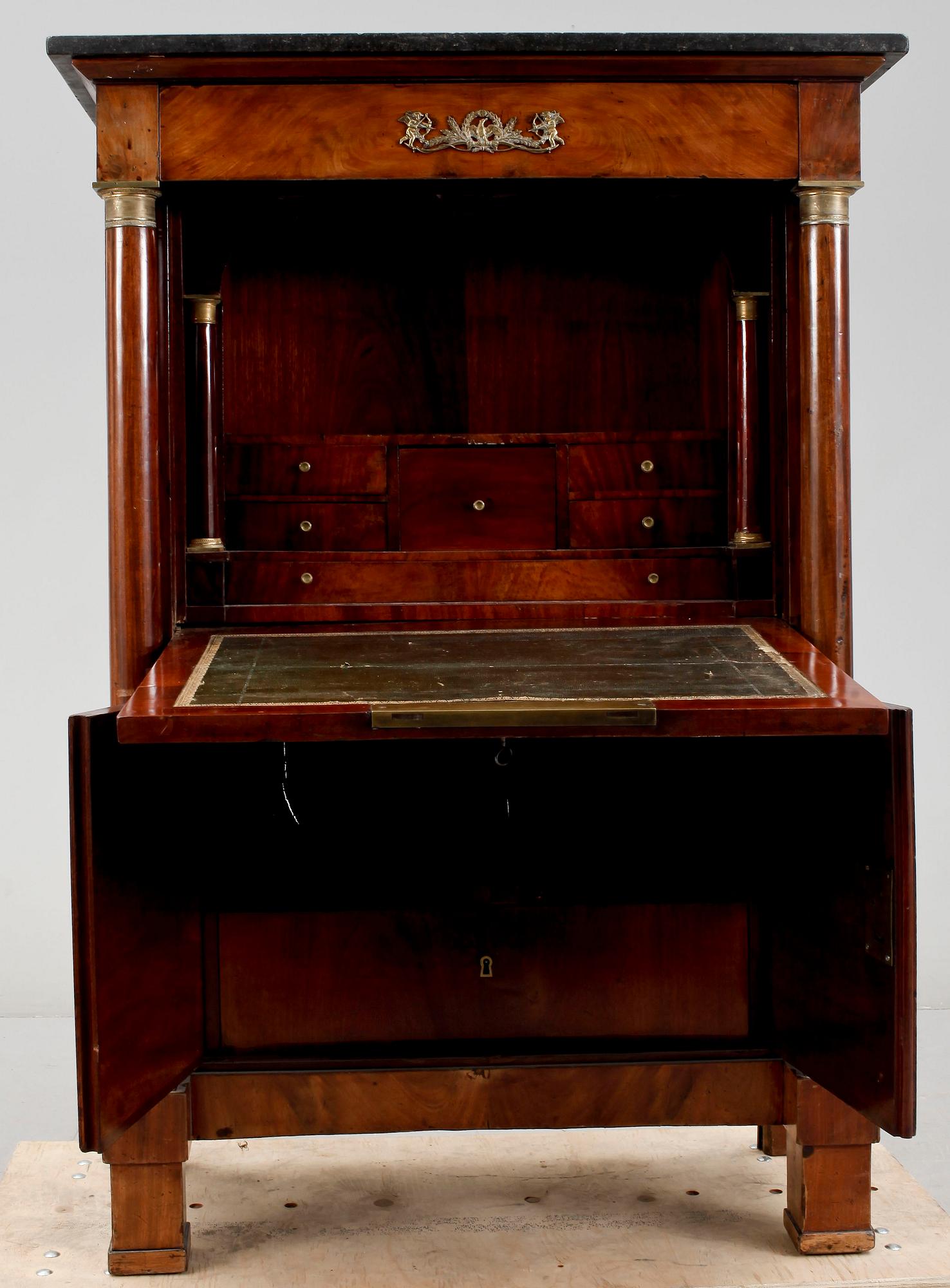 CHIFFONJÉ, empire, Frankrike, 1800-talets första del.