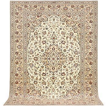 A Keshan carpet, c. 347 x 250 cm.