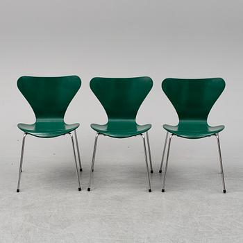 ARNE JACOBSEN, three 'Series 7' chairs from Fritz Hansen, Denmark, 1979.