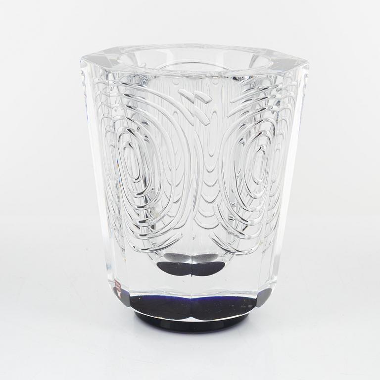 Jan Johansson, a glass vase, Orrefors Gallery, 9/40, 1990.