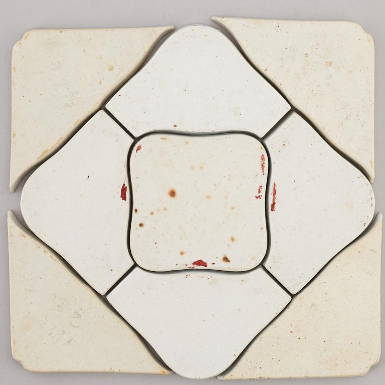 A famille rose nine piece cabaret, Qing dynasty, 19th century.