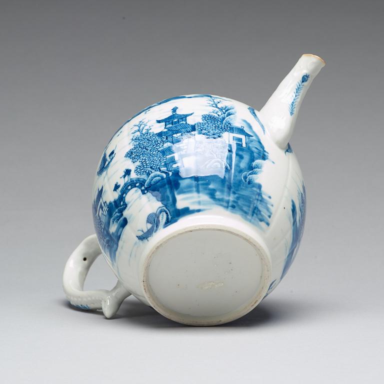 A blue and white punch pot, Qing dynasty, Qianlong (1736-95).