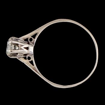 RING, 14K vitguld, briljantslipad diamant ca 0.34 ct. Vikt ca 2 g.