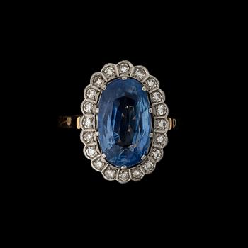 RING, fasettslipad safir, åttkantslipade diamanter, 18K guld, Westerback, Helsingfors 1977.