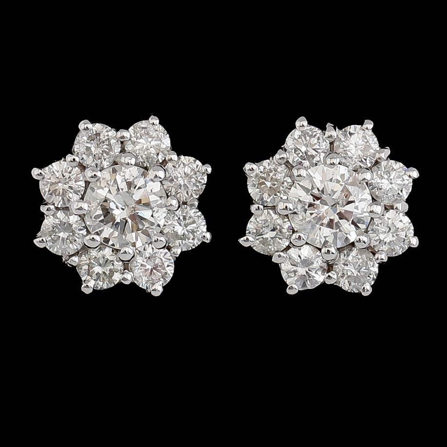 ÖRHÄNGEN, 1 par, 18 k vitguld, briljantslipade diamanter tot ca 1.56 ct.