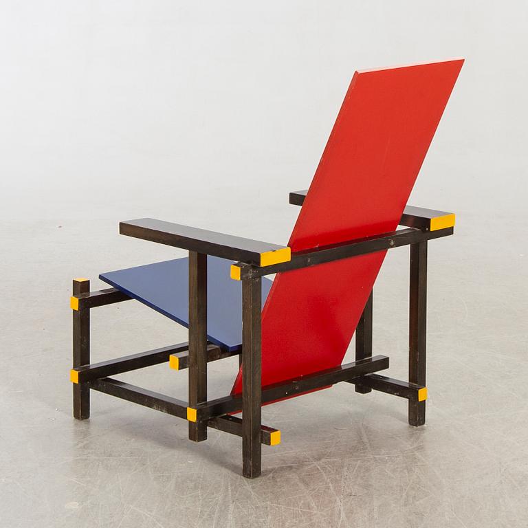 GERRIT RIETVELD, fåtölj, "Red and blue chair", Cassina, formgiven 1918.