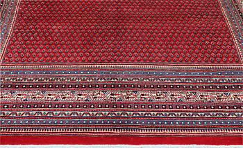 Carpet, Sarouk Mir, approx. 367 x 265 cm.