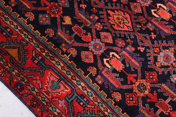 A Hamadan runner, approx. 432 x 110 cm.