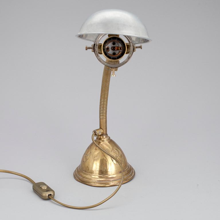 SKRIVBORDSLAMPA, 1900-talets första hälft.