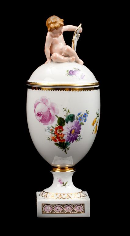 URNA MED LOCK, porslin, Royal Copenhagen, 1900-talets andra hälft.