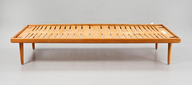 DAGBÄDD, design Sigvard Bernadotte och Acton Björn för Dunlopillo, Stockamöllans AB. 1900-talets andra hälft.