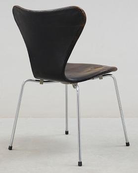 STOL, "Sjuan", Arne Jacobsen, Fritz Hansen, formgiven 1955.