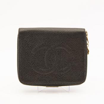 Chanel, wallet.